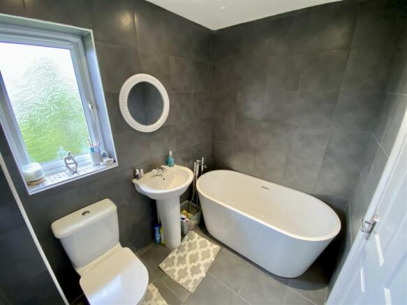 Family Bathroom/WC