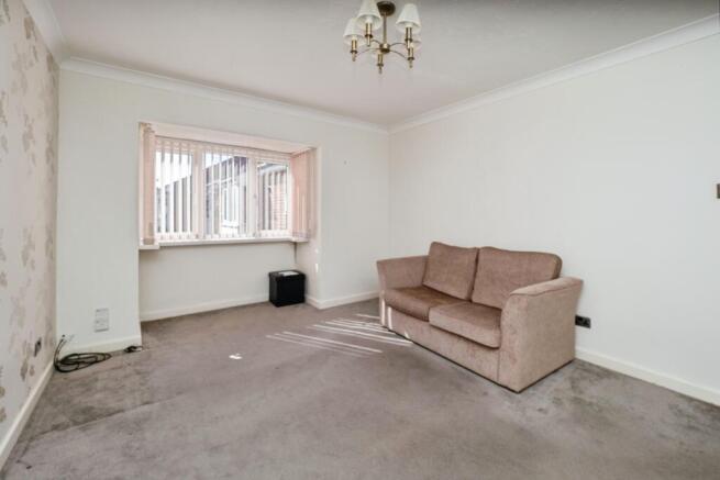 3 bed Flat for sale Image 6