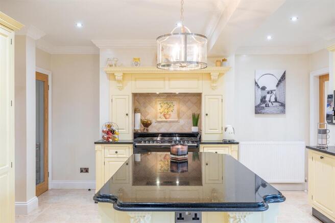 Kitchen breakfast room