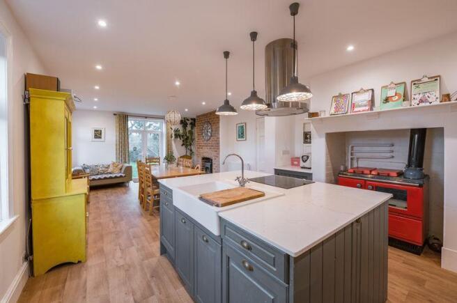 Kitchen/Dining...