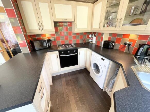 3 bed Semi-Detached for sale Image 4