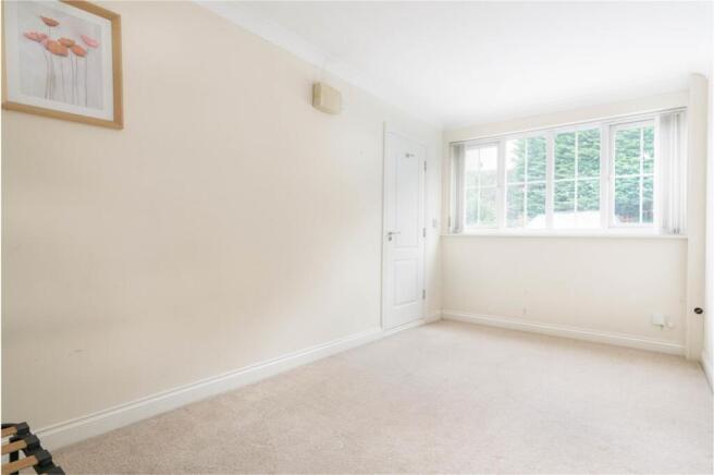 4 bed Town House for sale Image 5