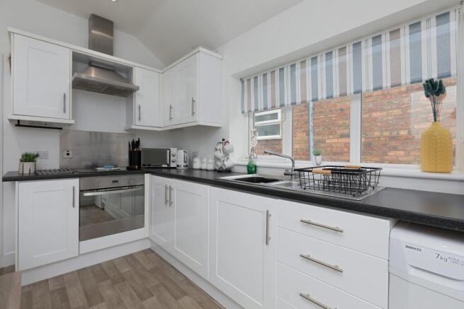 4 bed Block of Apartments for sale Image 7