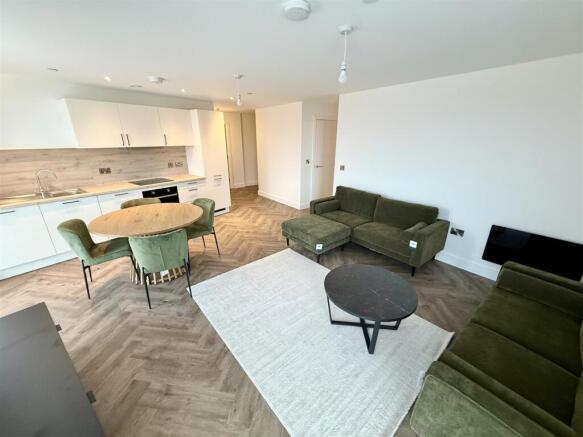 Lounge/Dining/Kitchen