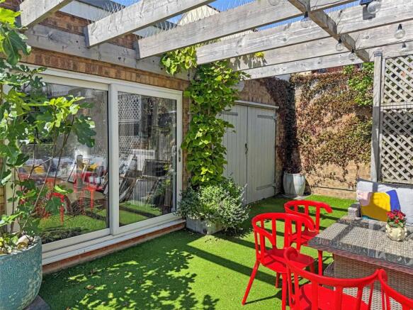 7 bed Detached for sale Image 8