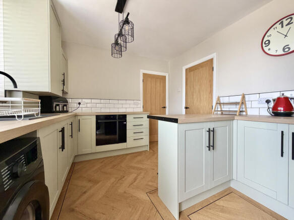 3 bed Terraced for sale Image 9