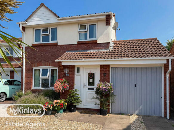 3 bedroom detached house in Blackbrook