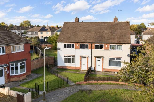 3-bed semi-detached on New Parks Boulevard, Leicester, Leicestershire, £240,000