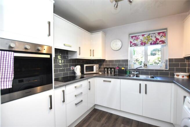 2 bed Apartment for sale Image 4