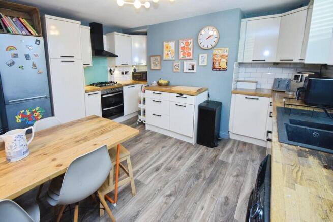 3137df85-Kitchen ...