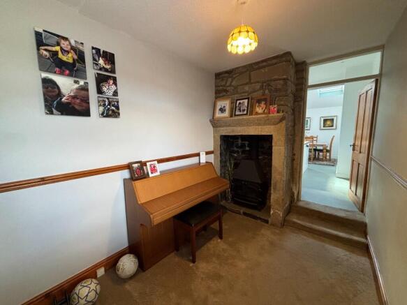 4 bed Detached for sale Image 6