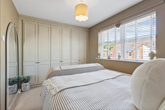 3 bed Terraced for sale Image 12