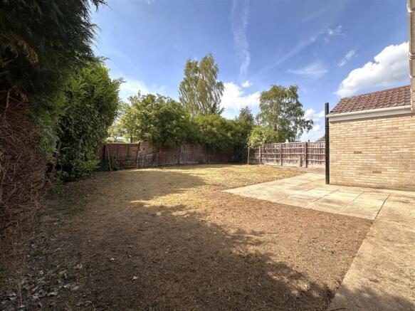 Generous Private Garden 491