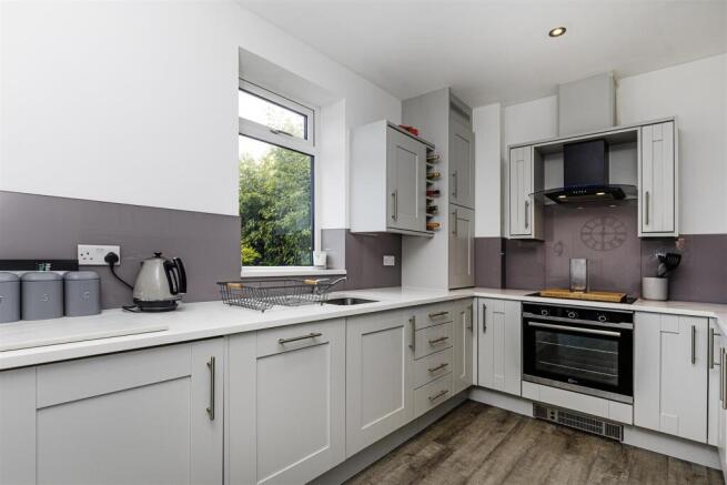 3 bed Semi-Detached for sale Image 6