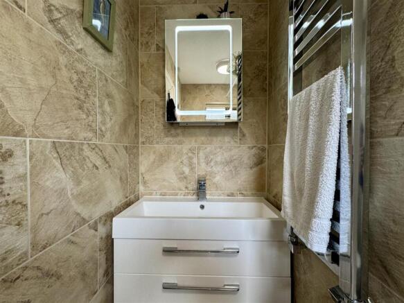 En-Suite Bathroom