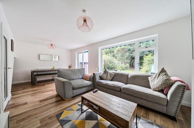 1344696-7-68bad0c...