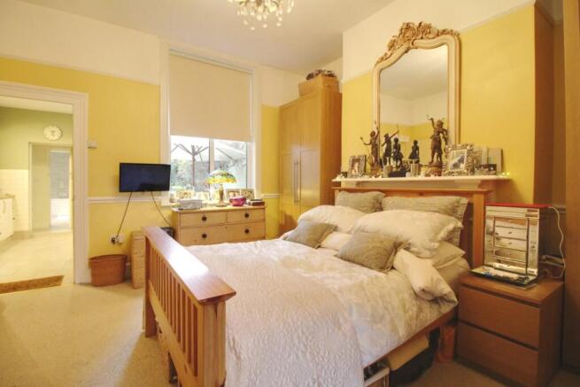 1 bed Apartment to rent Image 5