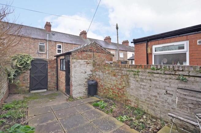 1 bed Terraced to rent Image 7