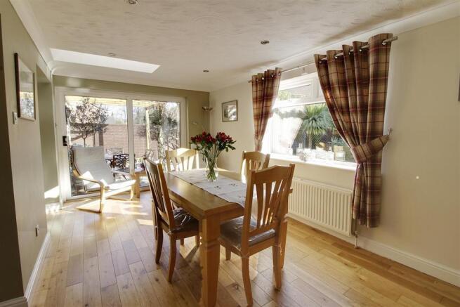 Dining Room 2..jpg