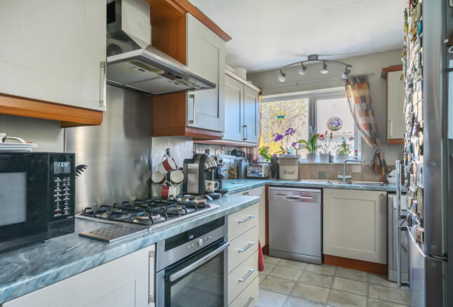 1438786-11-69d3e0...