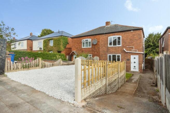 3 bed Semi-Detached for sale in barnsley
