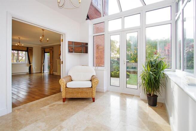 Sun Room / Dining