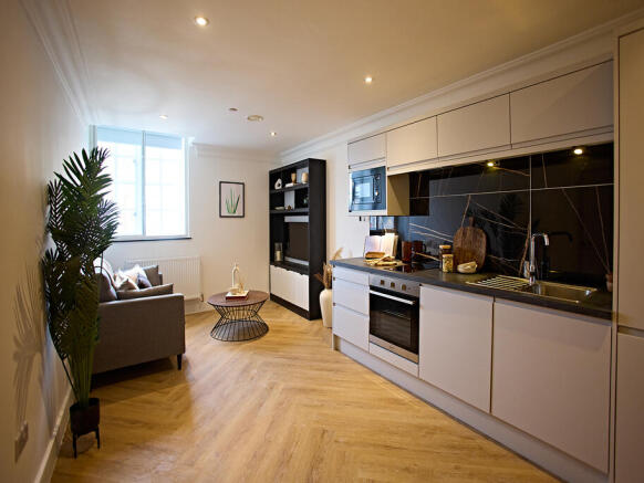 2 bed Apartment to rent Image 7