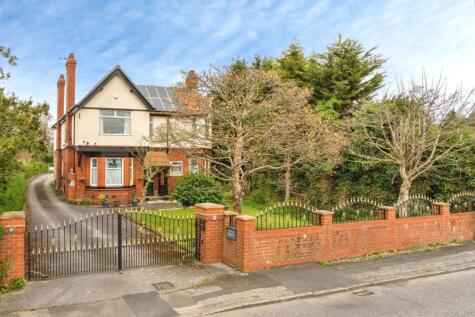 Cinnamon Lane, Fearnhead, Warrington, Cheshire, WA2