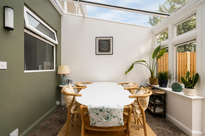 Dining area.png