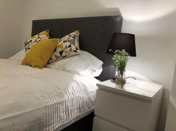 1 bed House Share to rent Image 8