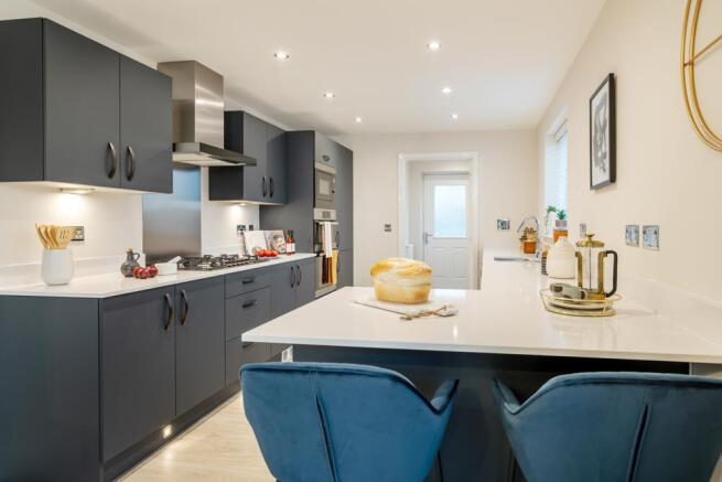 5 bed Detached for sale Image 7