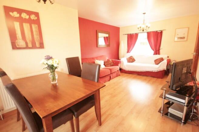 Lounge/dining room