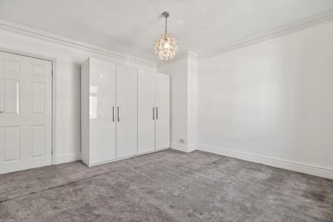 3 bed Terraced for sale Image 9