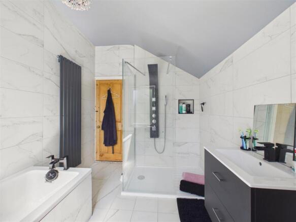2 bed Terraced for sale Image 11