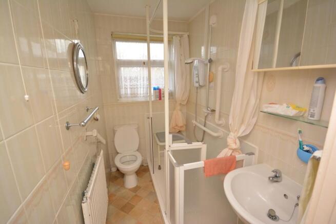Bathroom (Main)