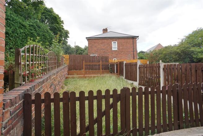 2 bed Terraced to rent Image 7
