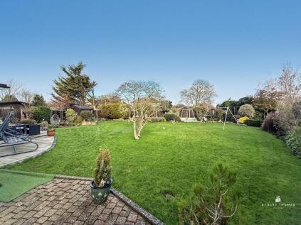 Silverthorne Close