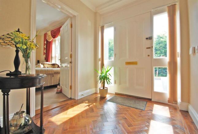Entrance Hall b.jpg