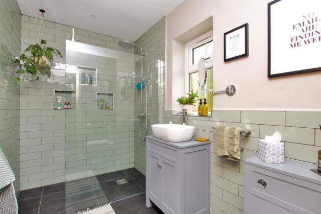 Bathroom - c.JPG