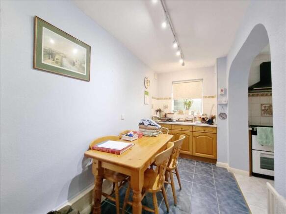 Breakfast Room: