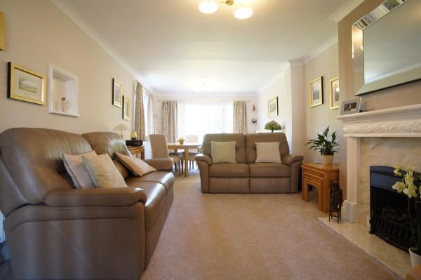 Sitting Room / Dining Room