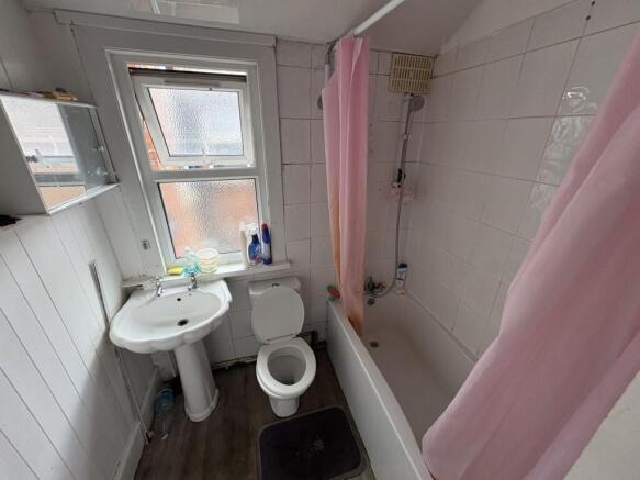 3 bed Terraced for sale Image 12