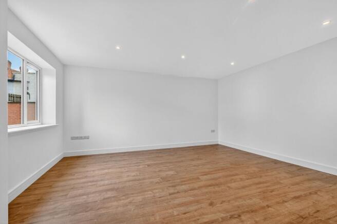 4 bed Semi-Detached for sale Image 11