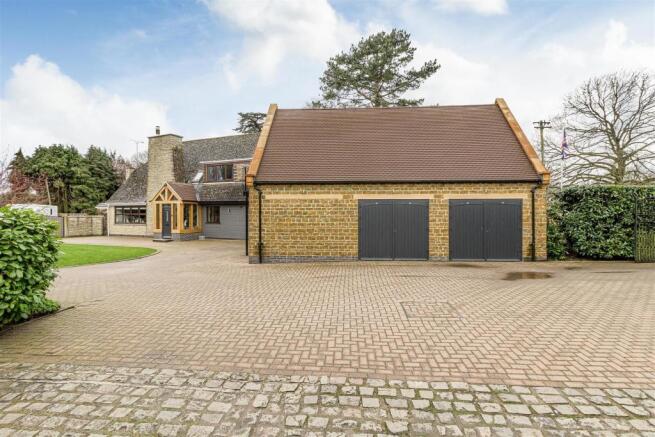 Garage Block