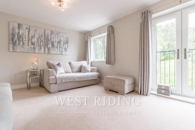 4 bed Semi-Detached for sale Image 6