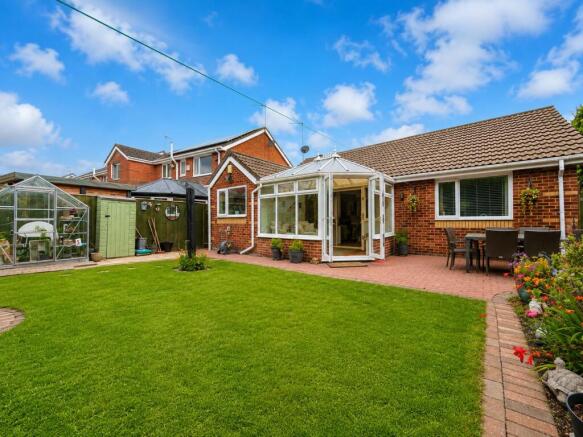 2 bed Detached Bungalow for sale Image 11