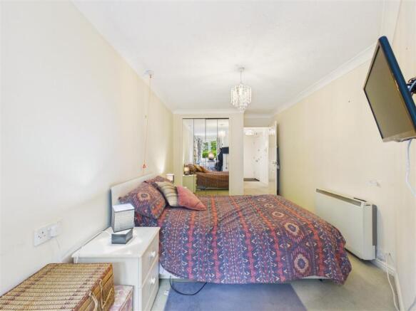 1 bed Apartment for sale Image 5