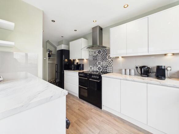 CAM05192G0-PR0236-STILL008