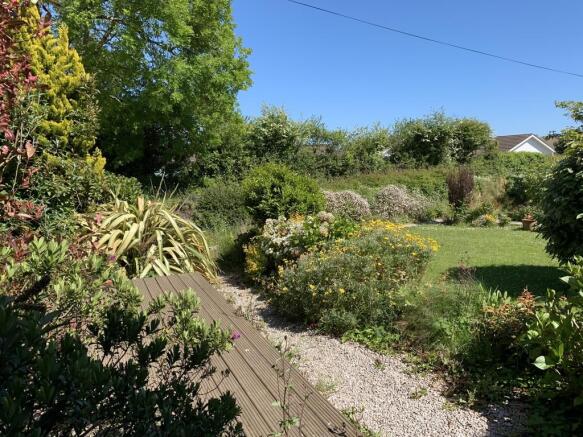 Front Garden 4 St...