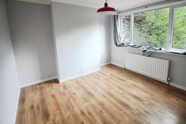 4 bed Semi-Detached for sale Image 6